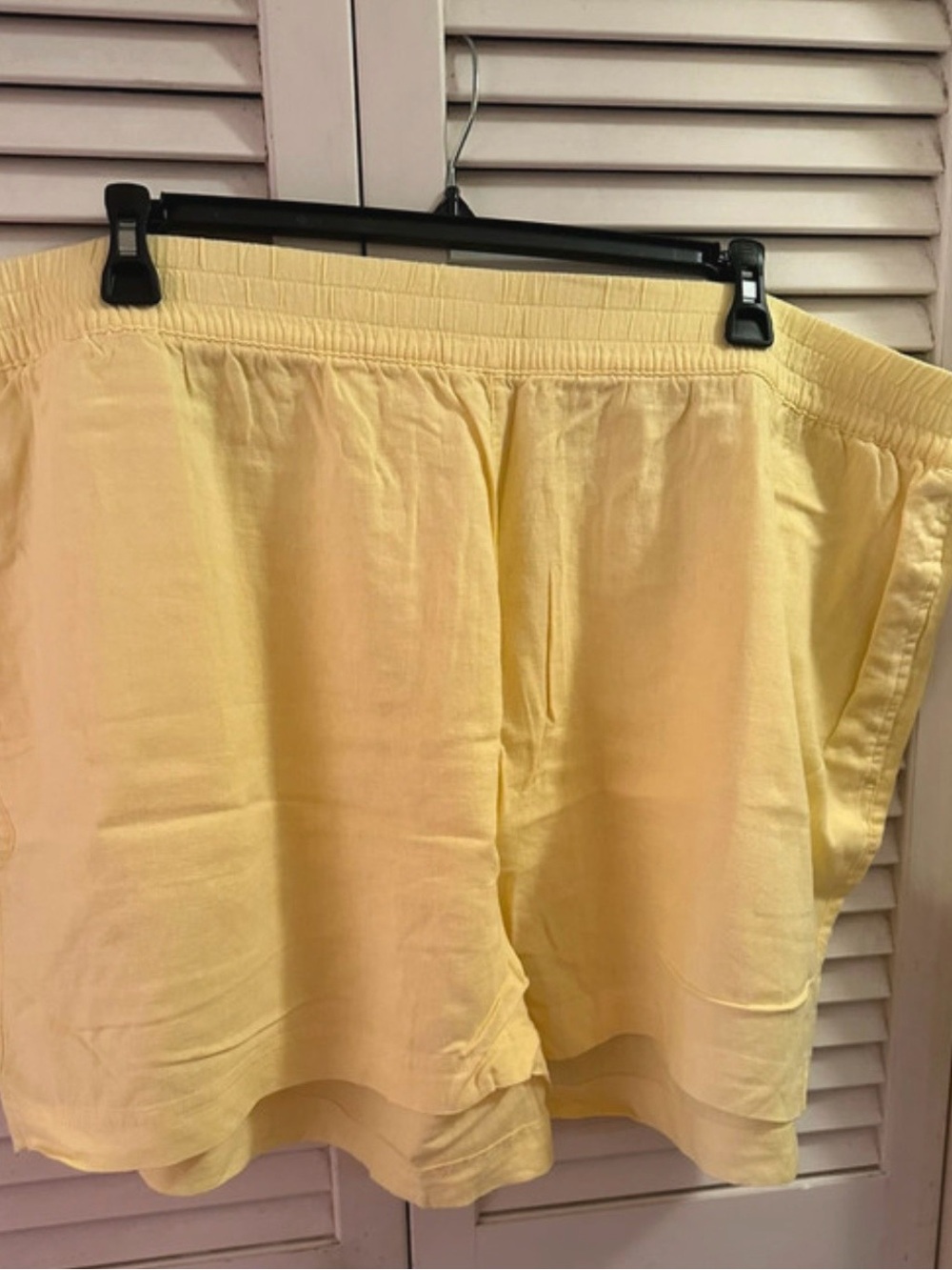 Old Navy Light Yellow Elastic-Waist Women’s Shorts